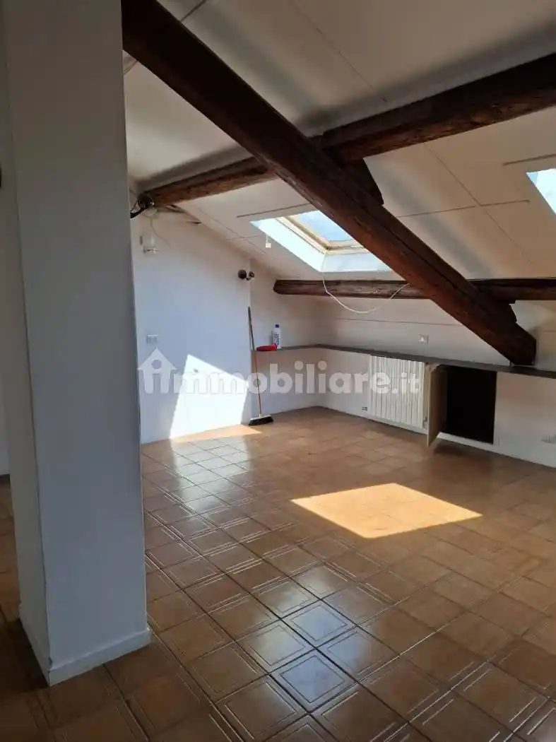 Trilocale da ristrutturare, quinto piano, Gambara, Milano - foto 4