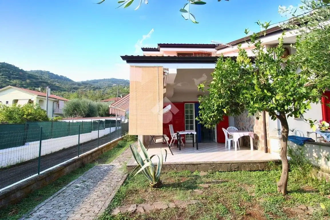 Villetta a schiera in vendita a Ispani