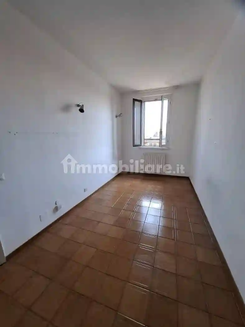 Bilocale da ristrutturare, quinto piano, Gambara, Milano - foto 4