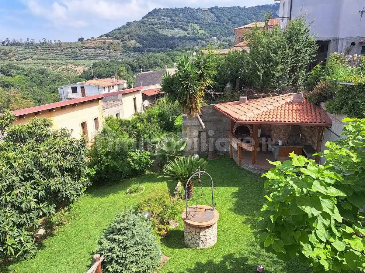 Villa in vendita a Falerna