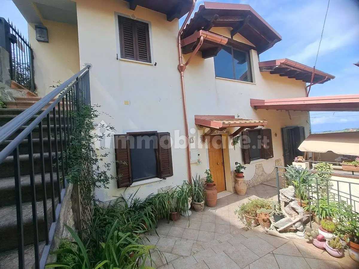 Appartamento in villa via Annunziata 22, Castiglione Marittimo, Falerna