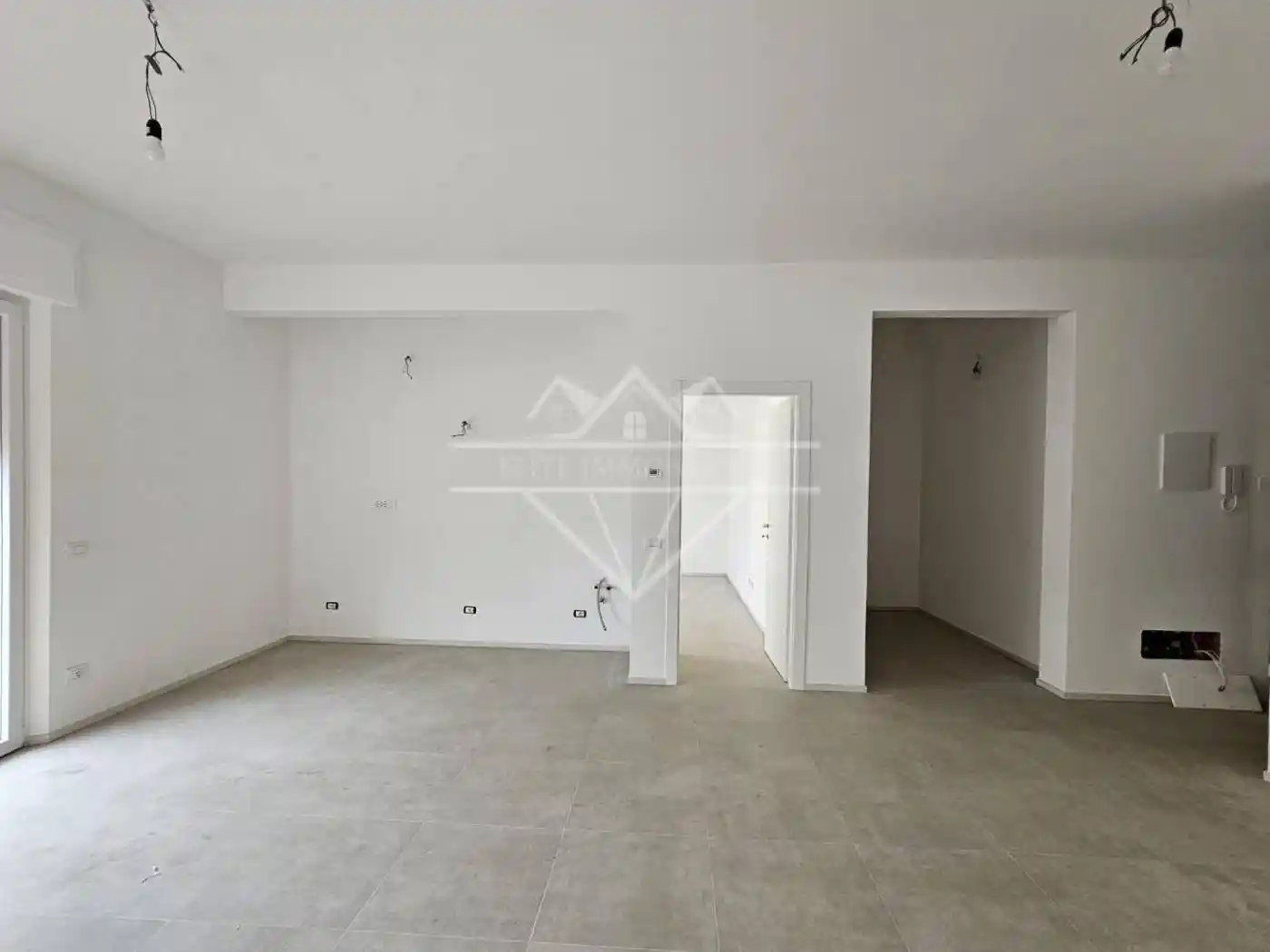 Appartamento in vendita a Luni