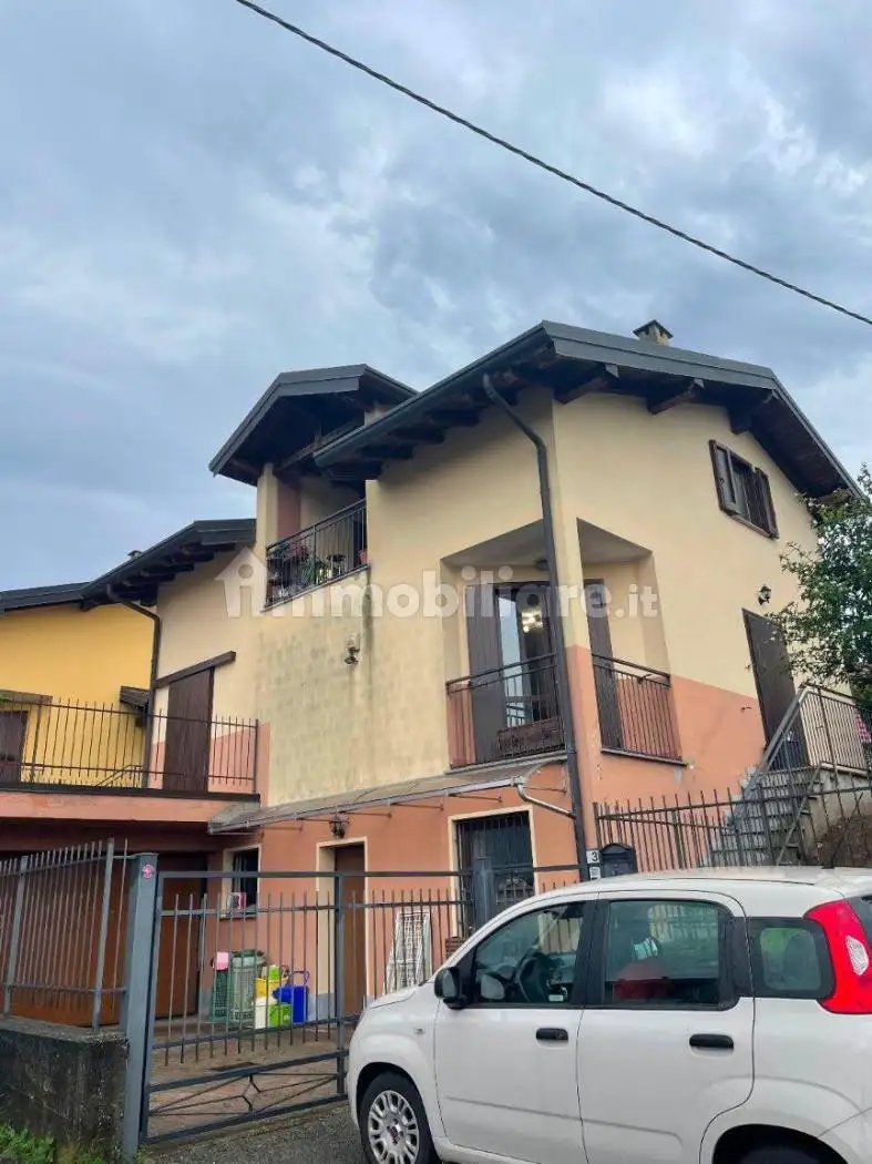 Villa in vendita a Divignano