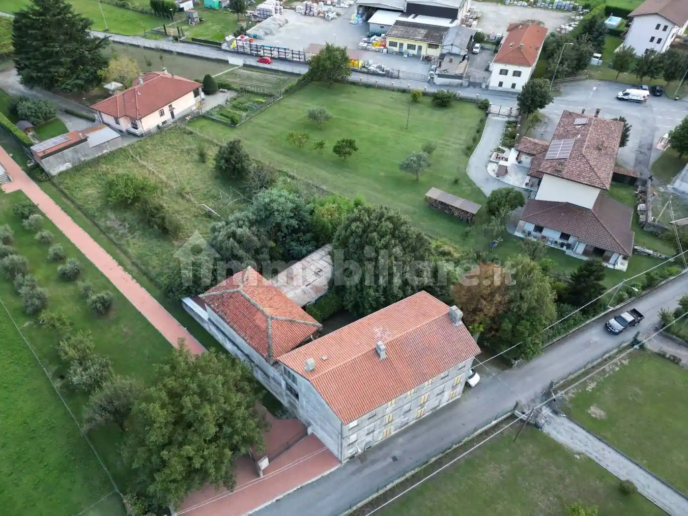 Terratetto plurifamiliare 575 m², buono stato, Centro, Borgofranco d'Ivrea - foto 3
