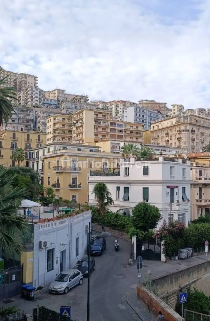 Appartamento in vendita a Napoli