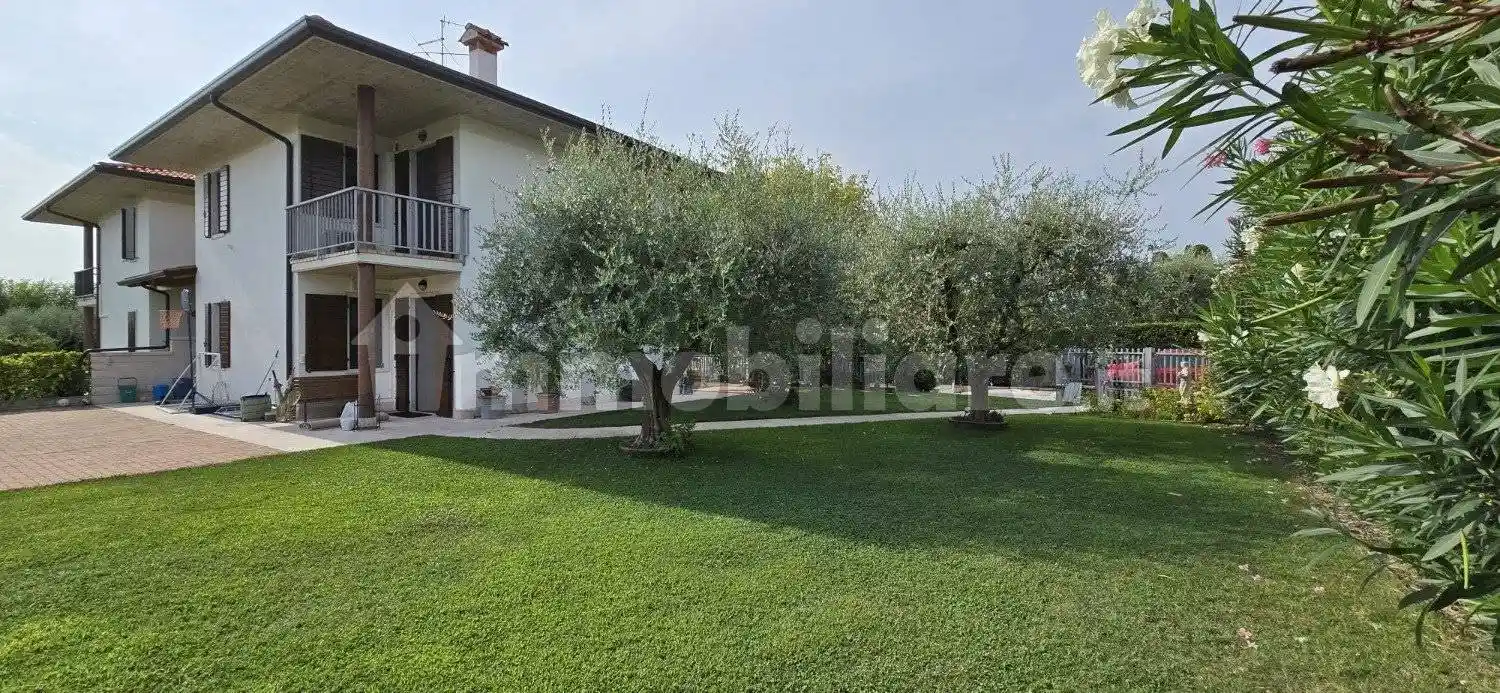 Villa in vendita a Lazise