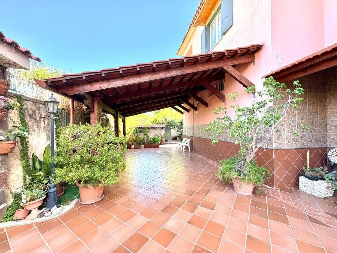 Palazzo - Edificio in vendita a Qualiano