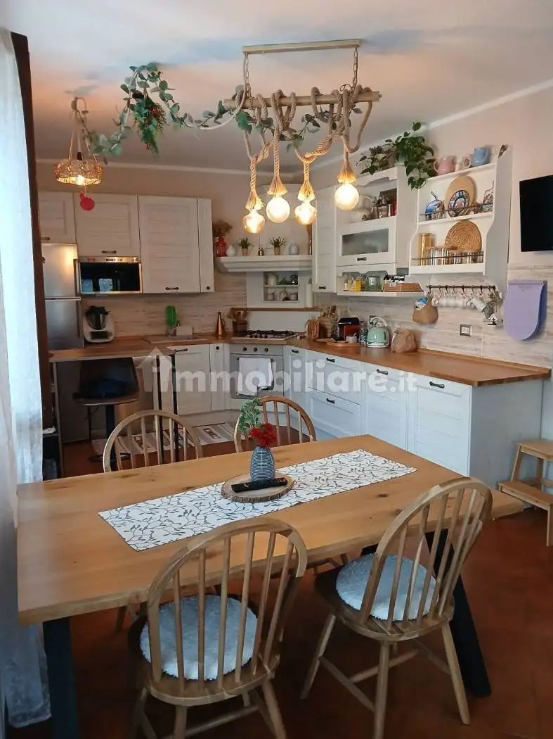 Villa plurifamiliare via Ugo Foscolo 24, Centro, Canneto sull'Oglio - foto 4