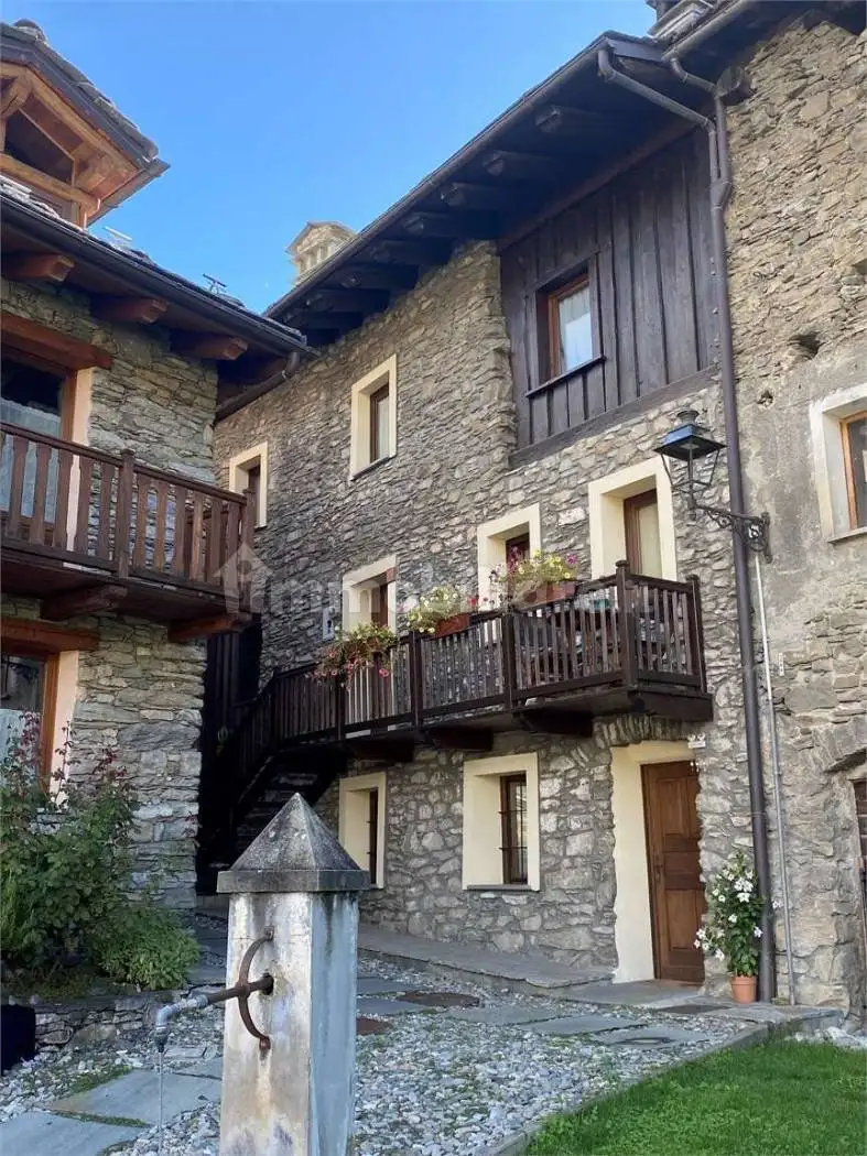 Casa indipendente in vendita a Aymavilles