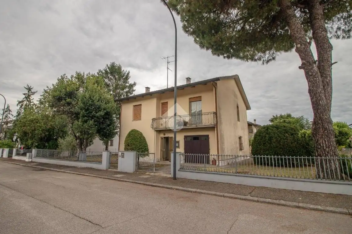 Casa indipendente in vendita a Ravenna