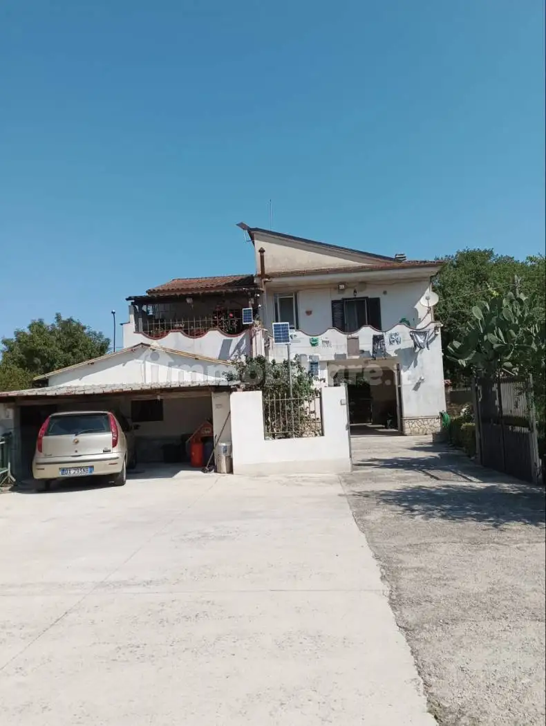 Villa unifamiliare Strada Provinciale Esperia, Esperia