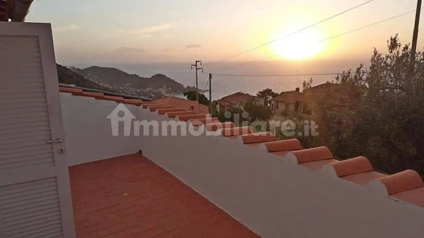 Casa indipendente in vendita a Marciana