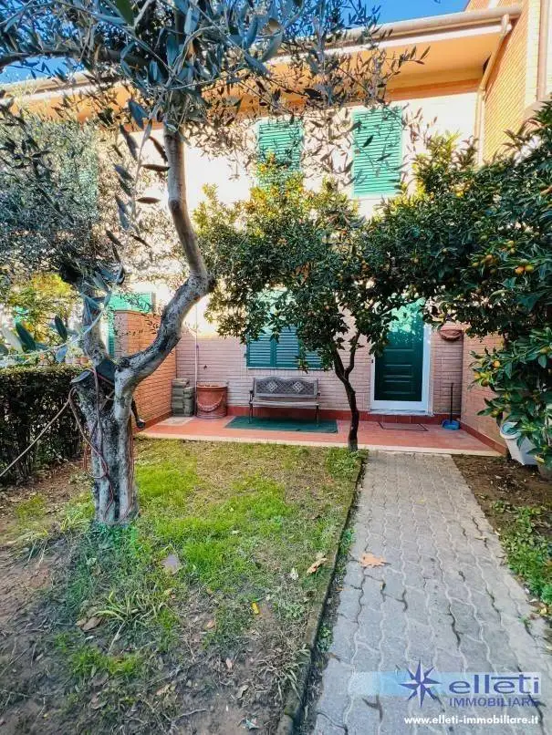 Villetta a schiera in vendita a Massa