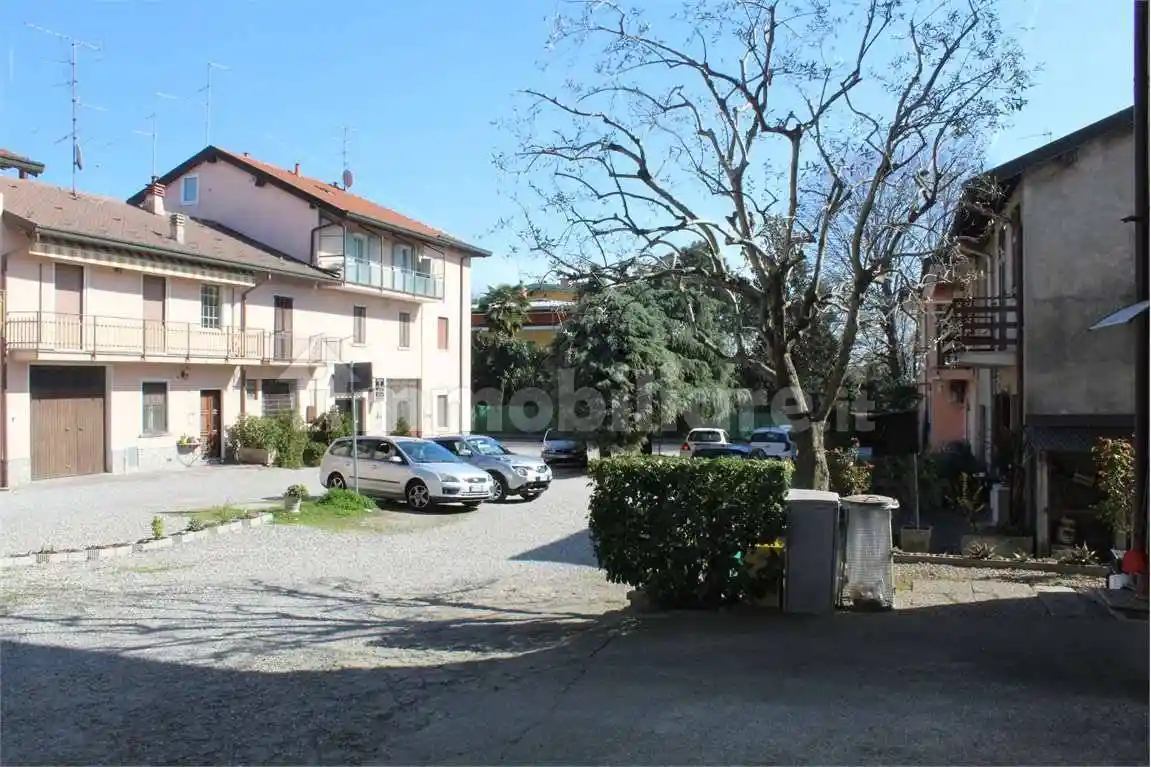 Rustico viale raimondi , 55, Vertemate con Minoprio - foto 2