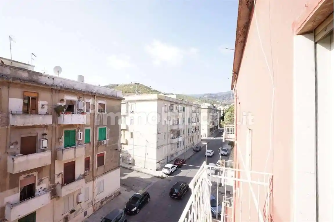 Trilocale via Gerobino Pilli, 102, Camaro Inferiore, Messina - foto 4