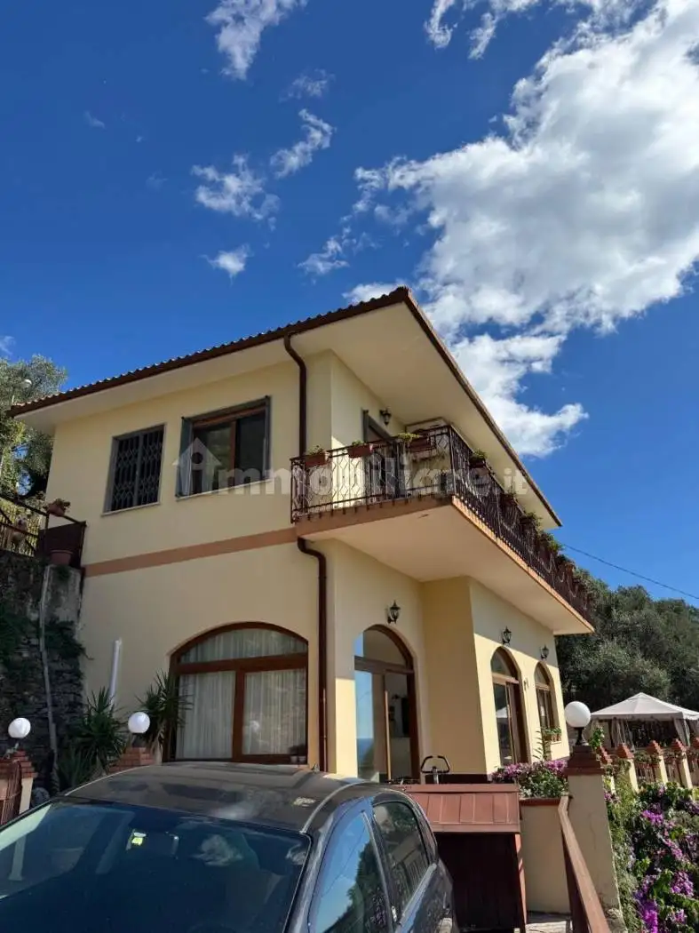 Villa in vendita a Cogorno