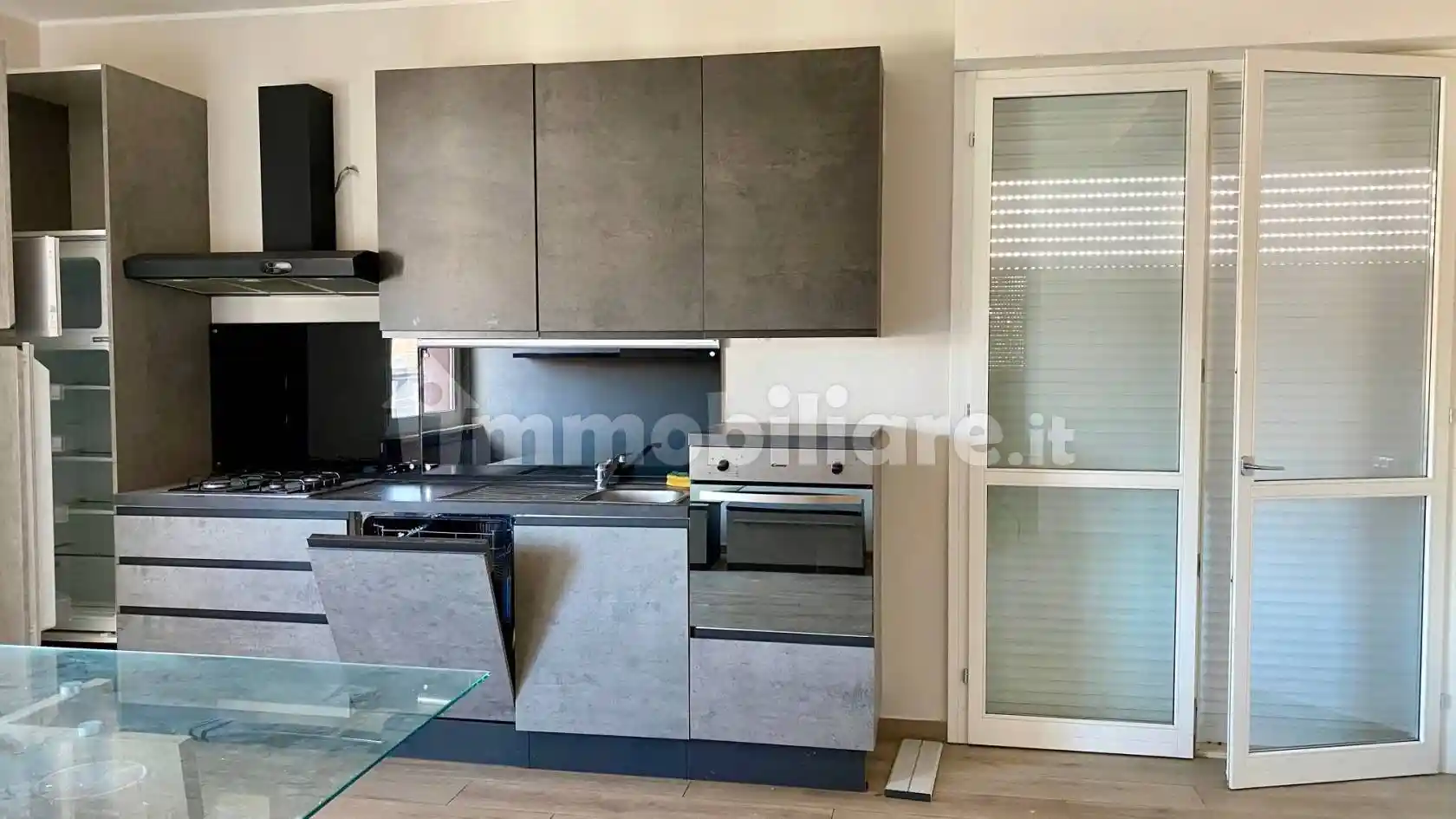 Appartamento ottimo stato, secondo piano, Regina Pacis, Reggio Emilia - foto 2