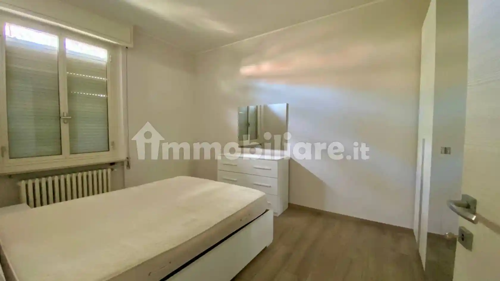 Appartamento ottimo stato, secondo piano, Regina Pacis, Reggio Emilia - foto 4