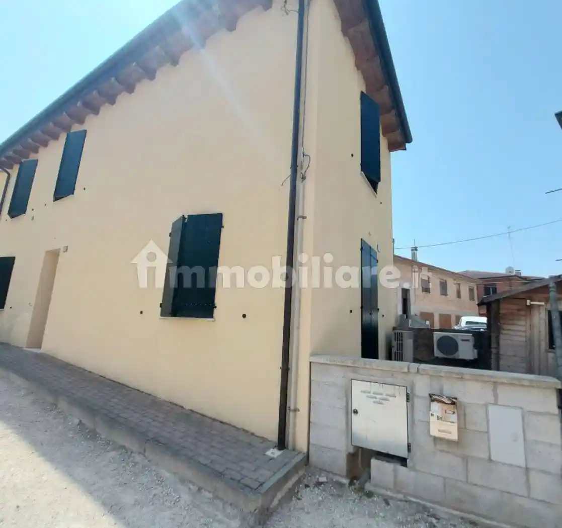 Casa indipendente in vendita a Terre del Reno