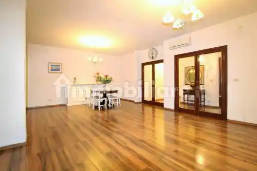 Quadrilocale buono stato, secondo piano, Via Grande - Piazza della Repubblica, Livorno - foto 2