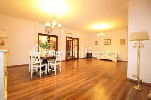 Quadrilocale buono stato, secondo piano, Via Grande - Piazza della Repubblica, Livorno - foto 3