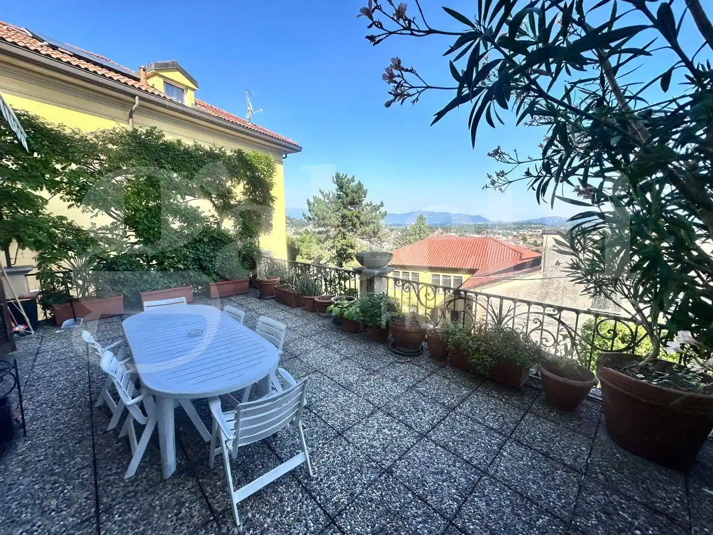 Appartamento in vendita a Erba