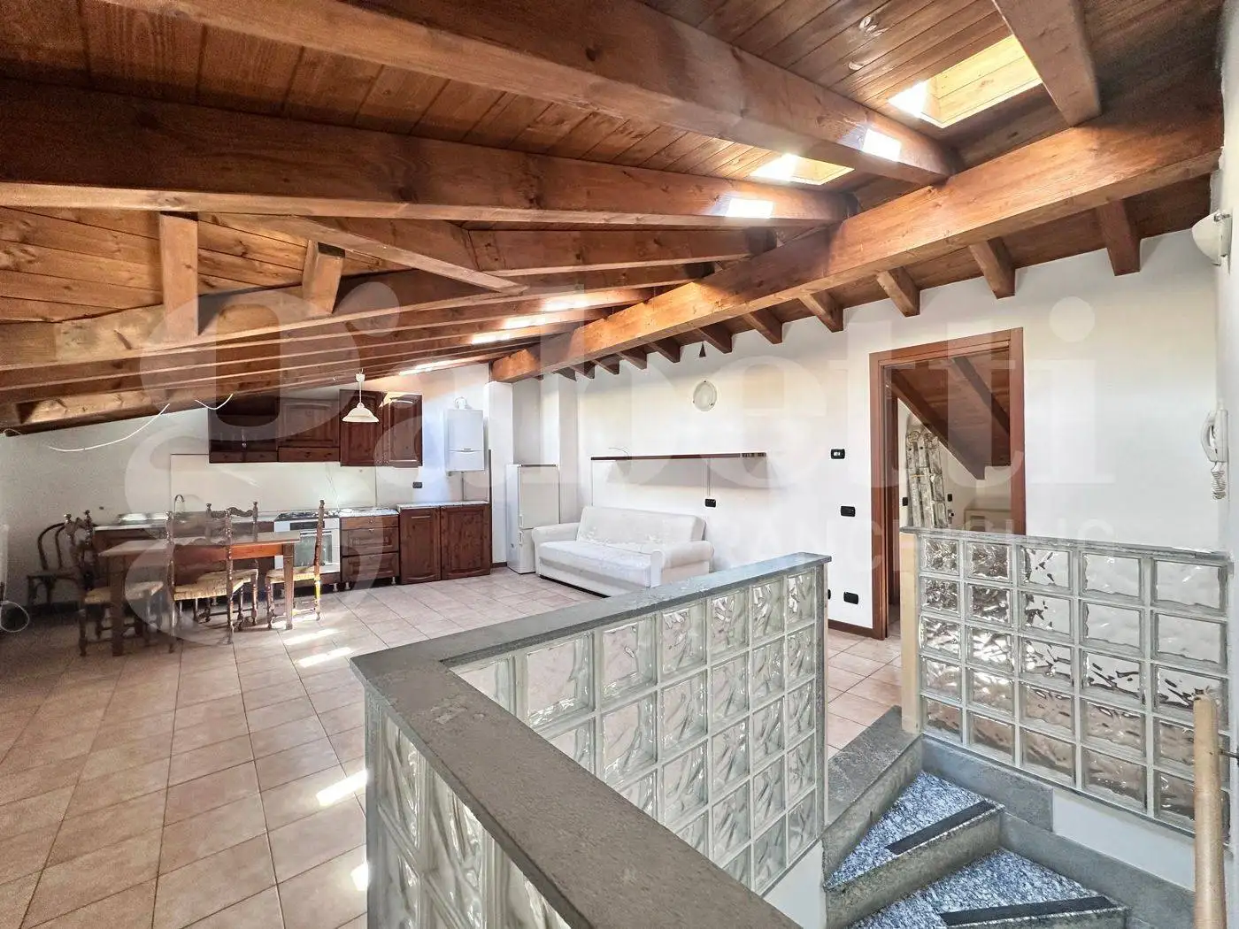 Appartamento in vendita a Rezzago