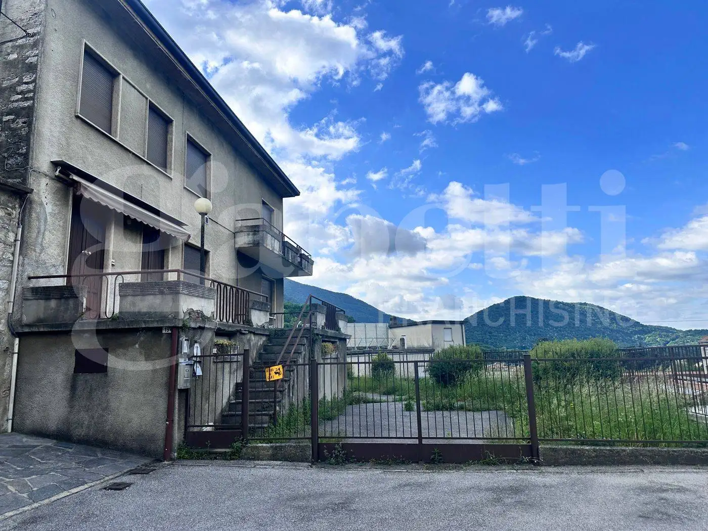 Palazzo - Edificio in vendita a Asso