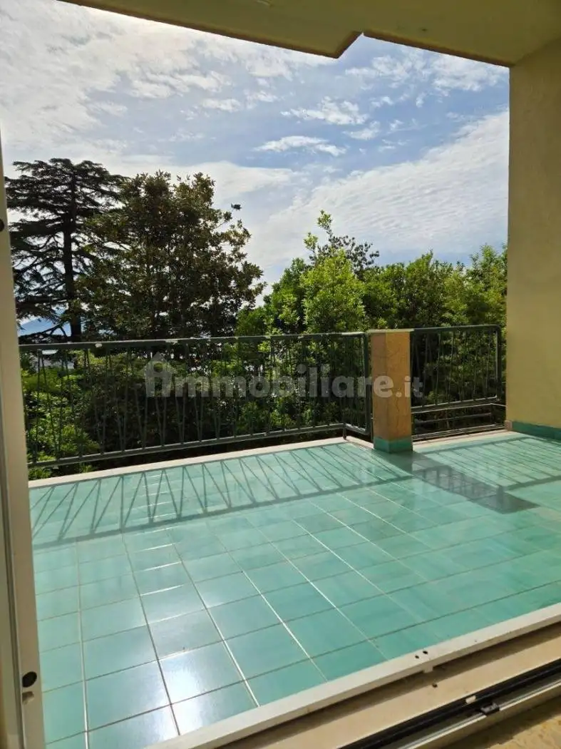 Appartamento in affitto a Napoli