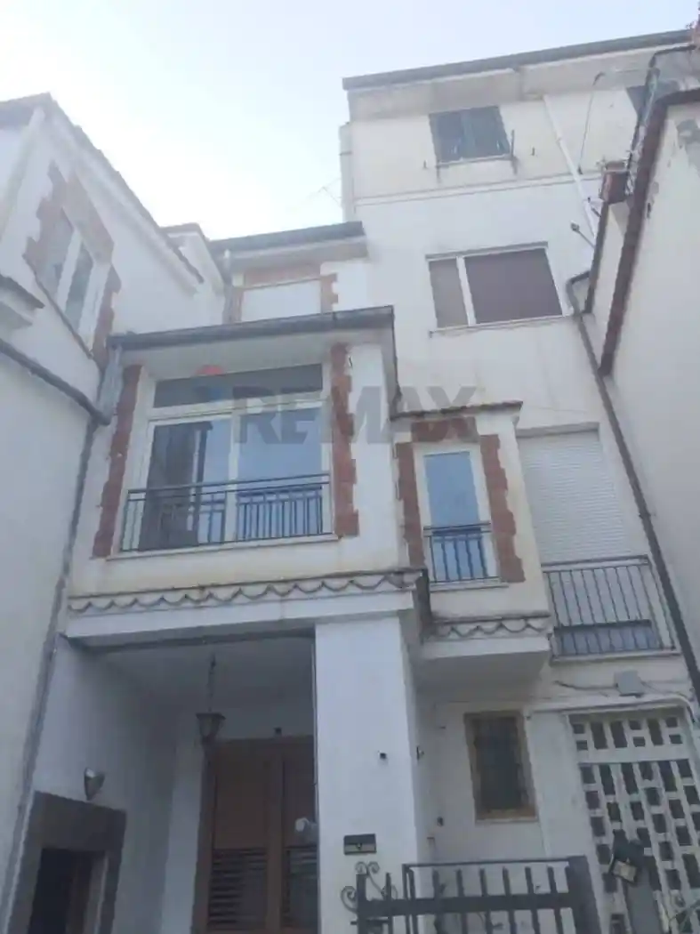 Casa indipendente in vendita a Santi Cosma e Damiano