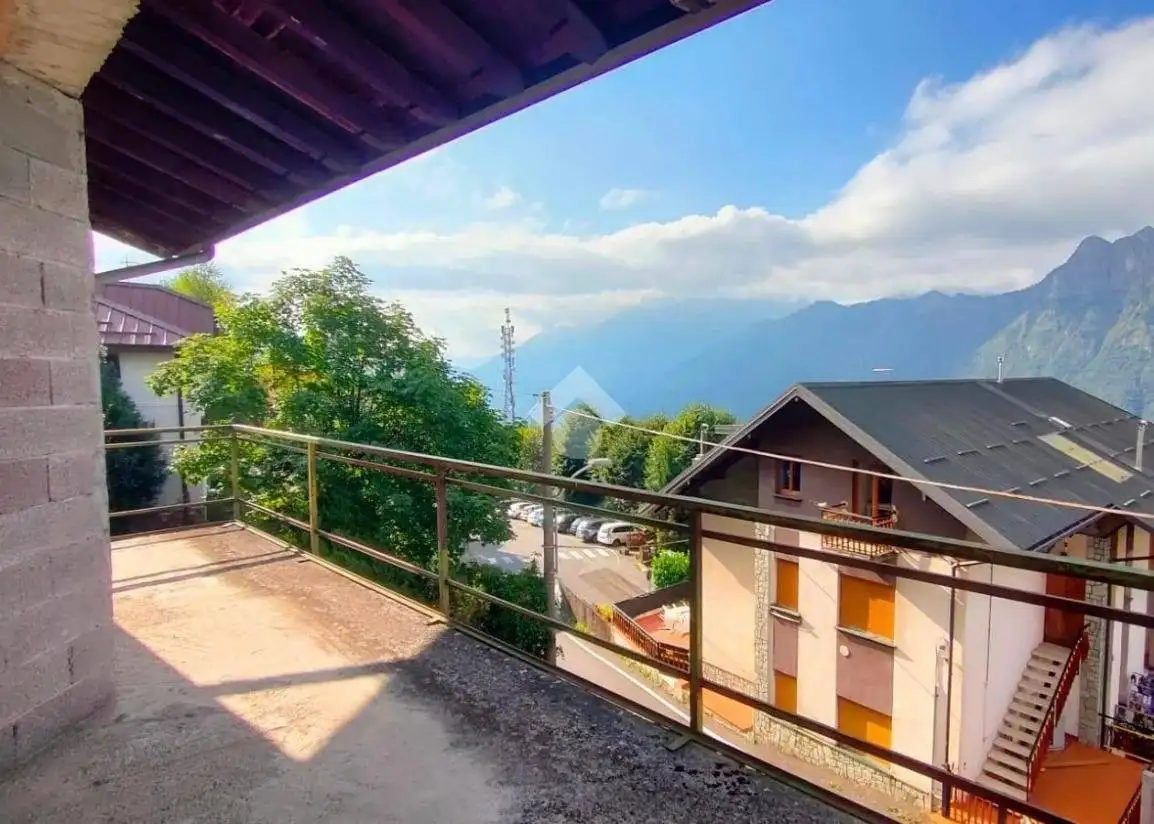 Villa in vendita a Casargo