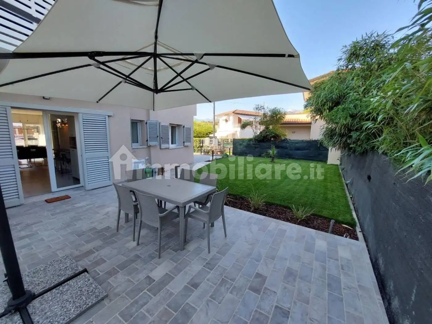 Appartamento in affitto a Montignoso