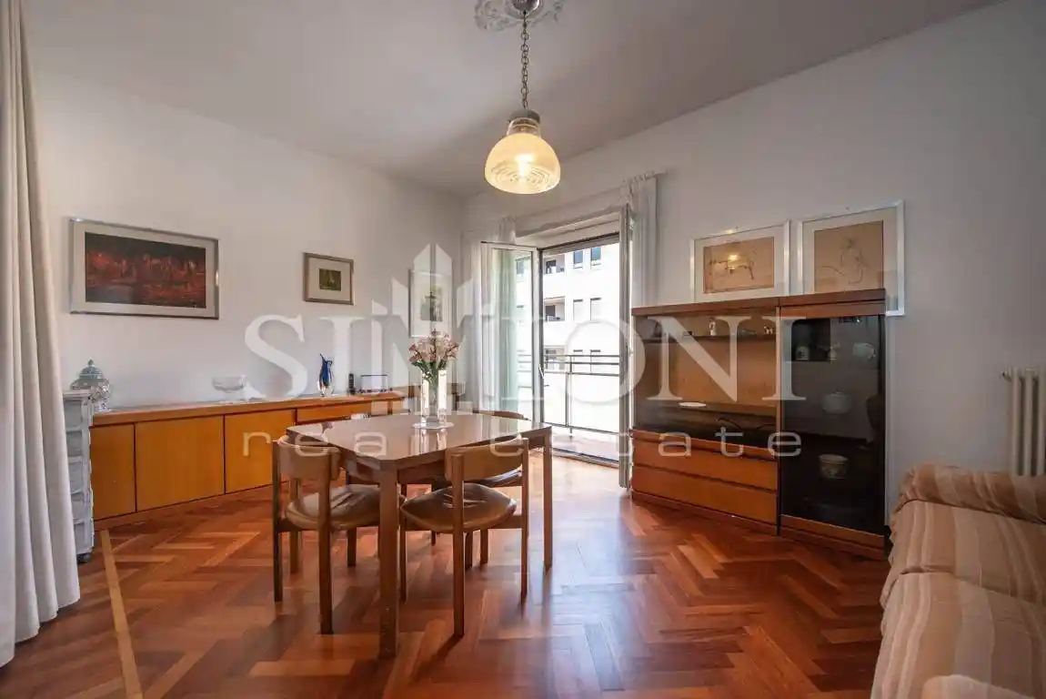 Trilocale buono stato, terzo piano, Centro, Varese - foto 2