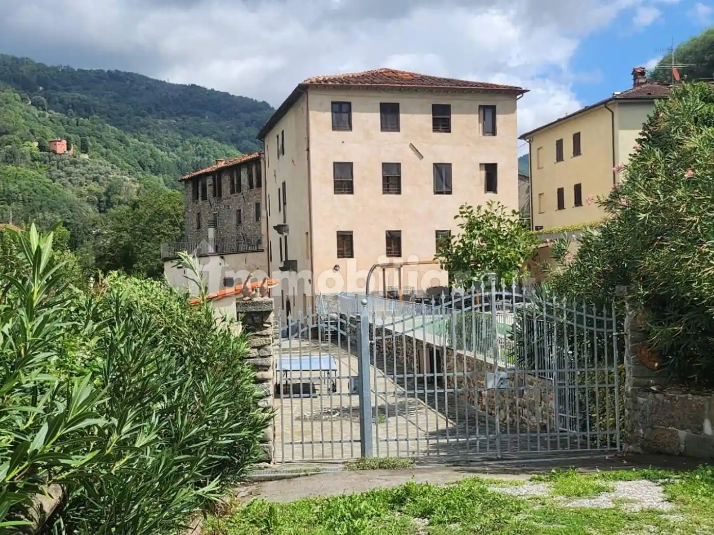 Casa indipendente in vendita a Borgo a Mozzano