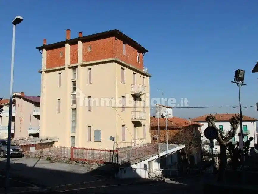 Palazzo - Edificio in vendita a Chianciano Terme