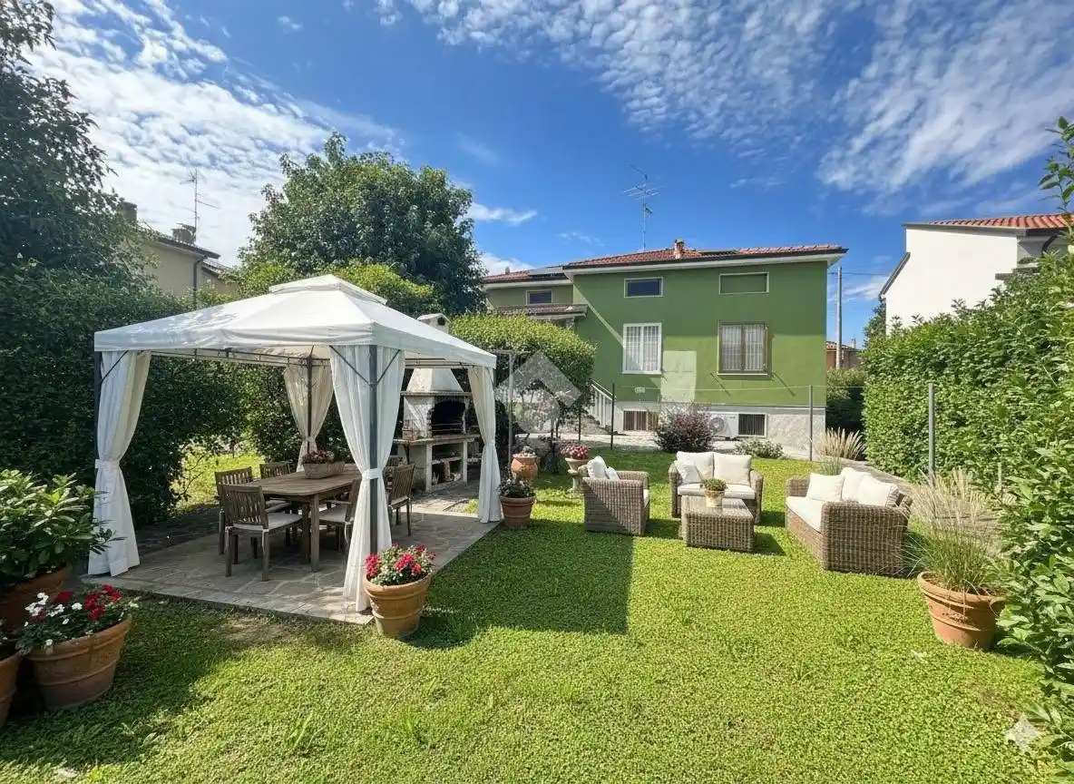 Villa in vendita a Trezzo sull'Adda