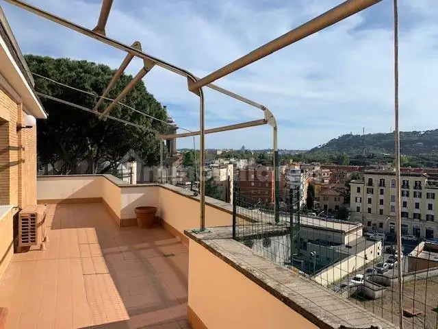 Attico - Mansarda in affitto a Roma