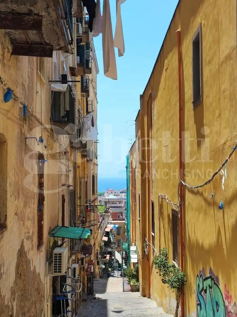 Appartamento in vendita a Napoli
