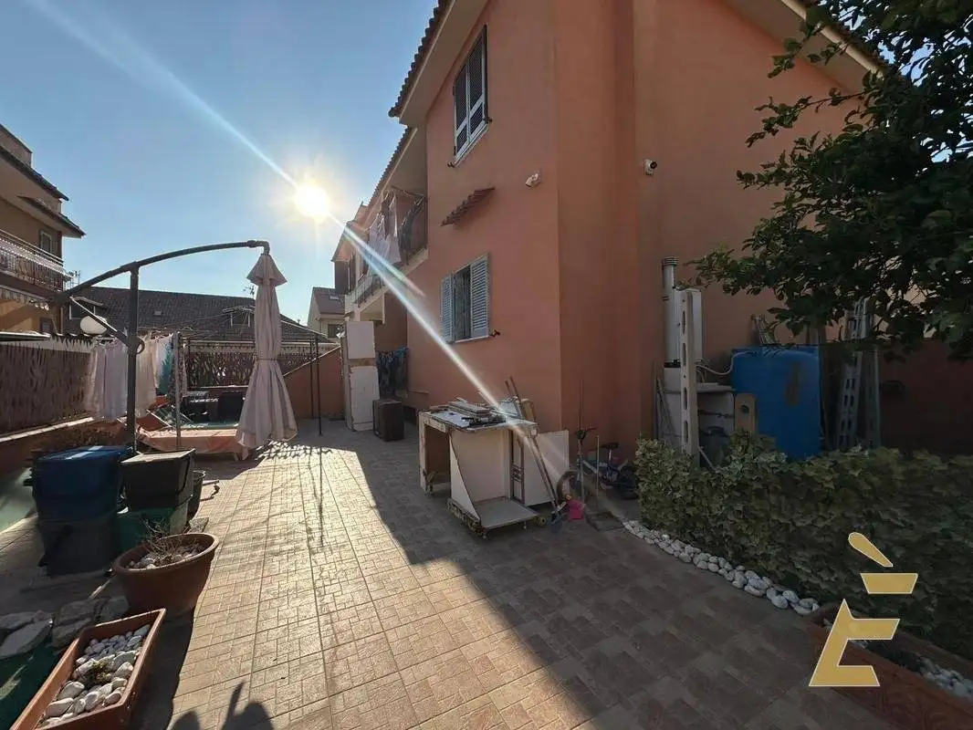 Villa in vendita a Giugliano in Campania