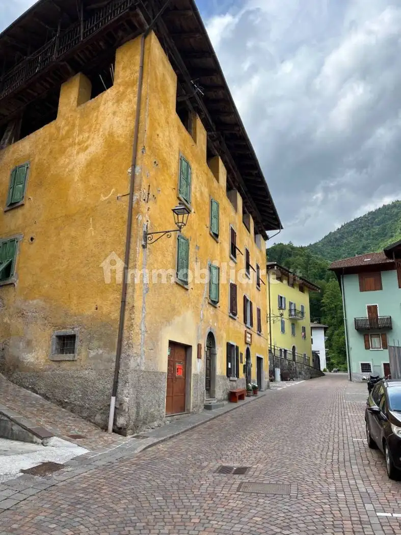 Palazzo - Edificio in Vendita