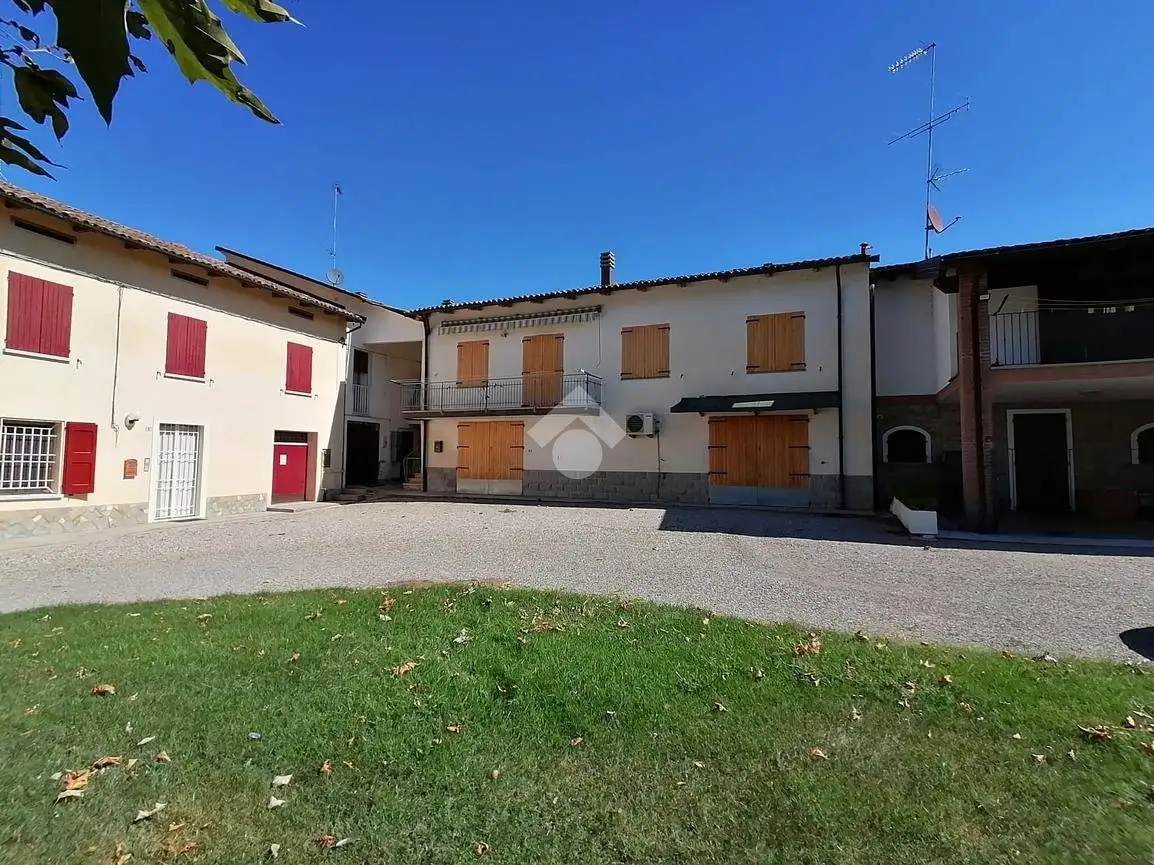 Casa indipendente in vendita a Valsamoggia
