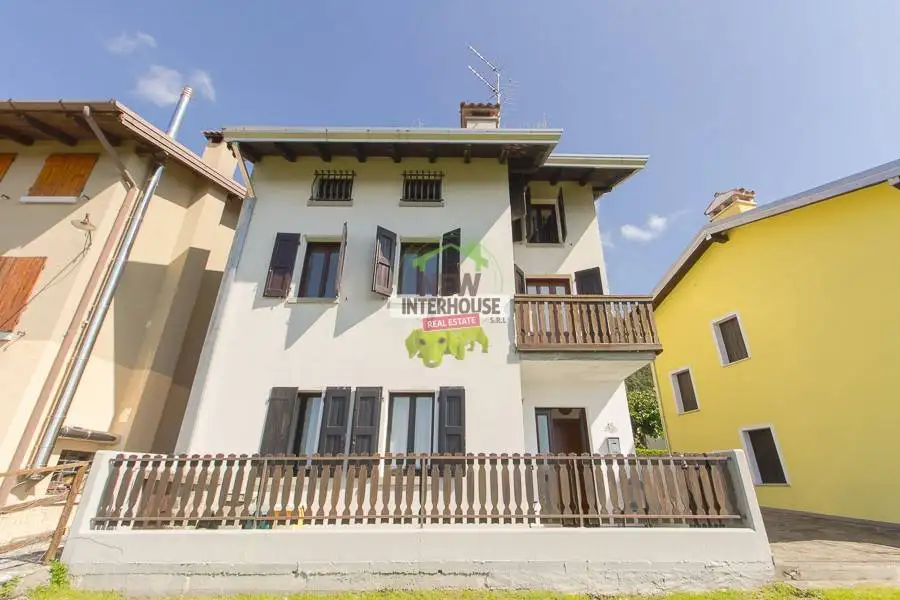 Villa in vendita a Vito d'Asio