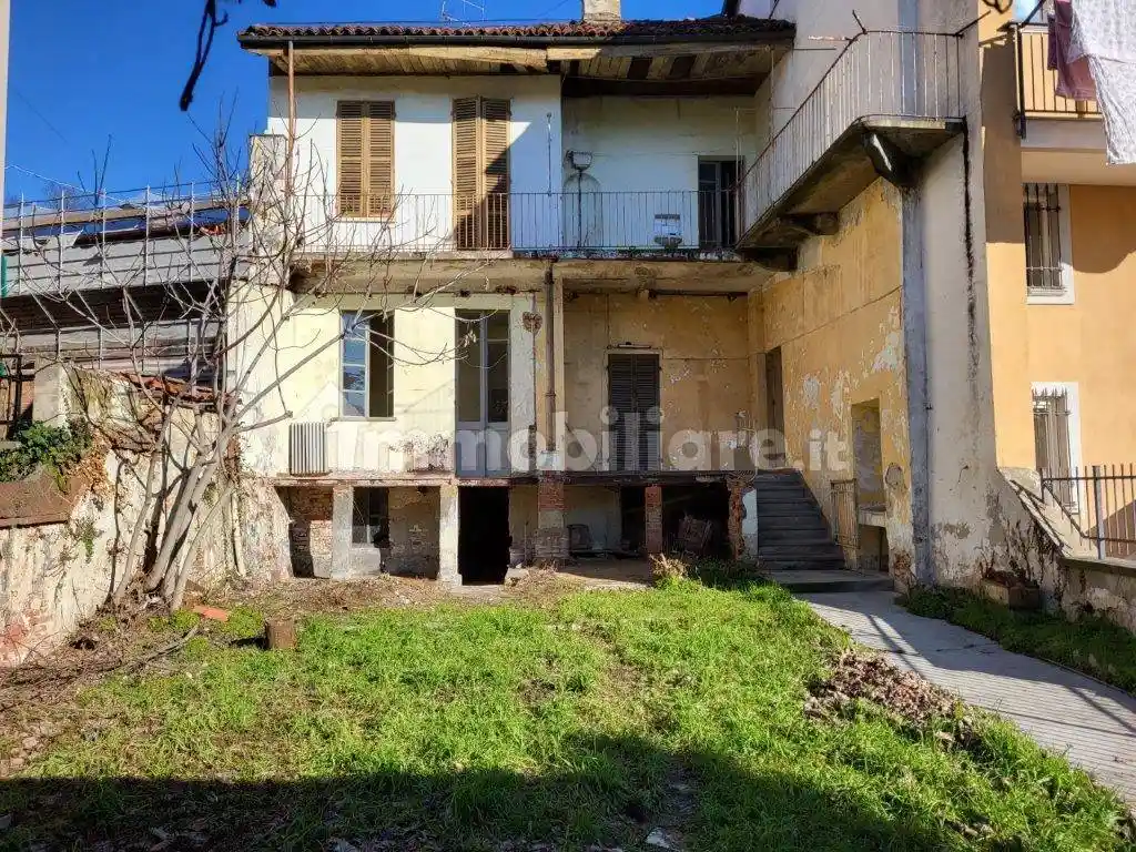 Casa indipendente in vendita a Bra