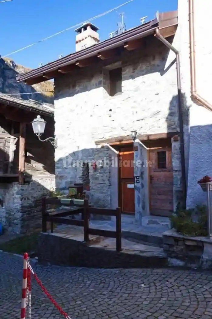 Appartamento in vendita a Antey-Saint-Andrè