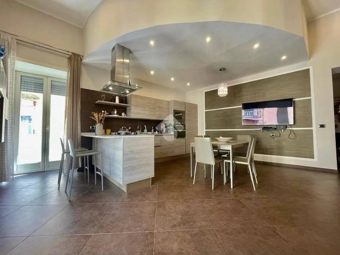 Appartamento in vendita a Napoli