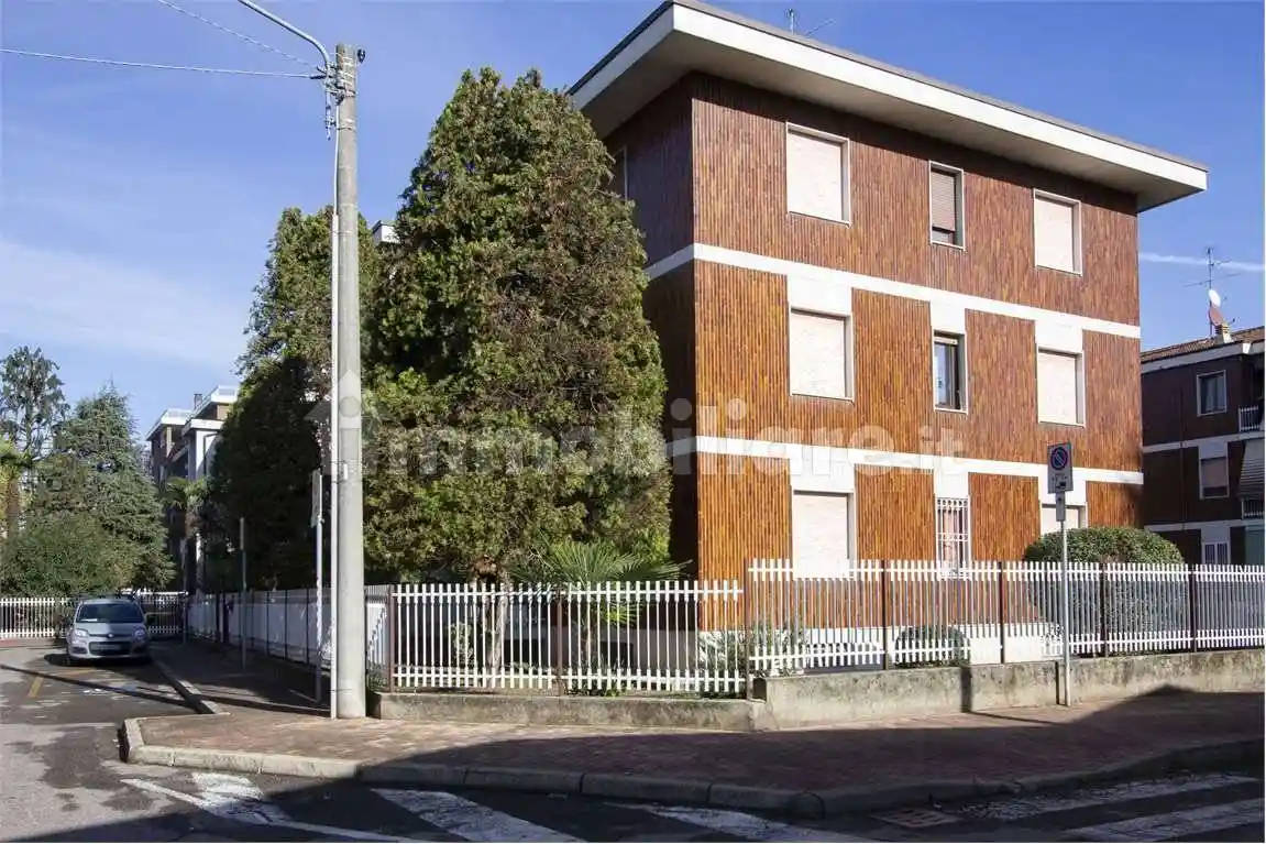 Appartamento in vendita a Varedo