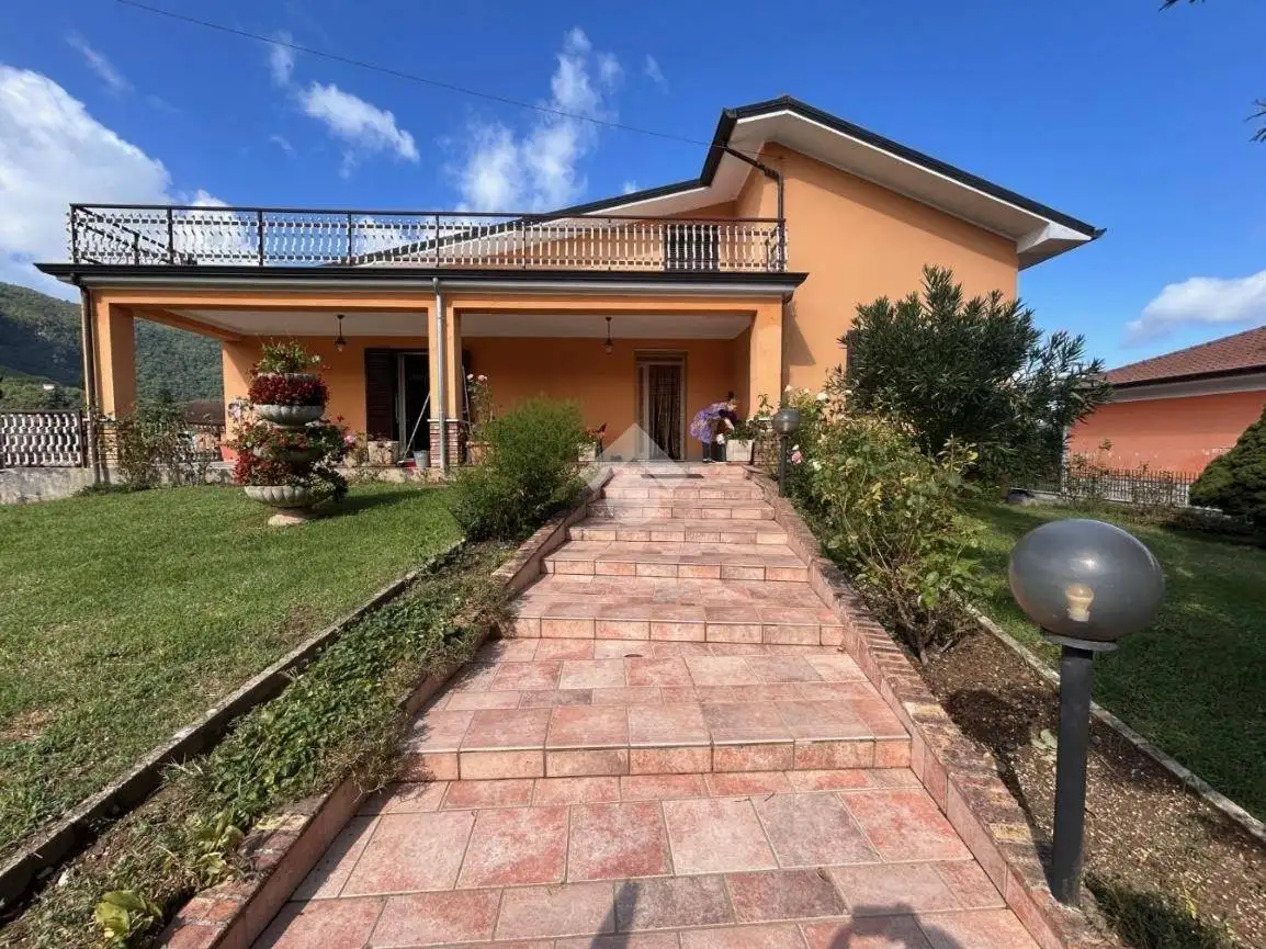 Villa in vendita a Villa Latina