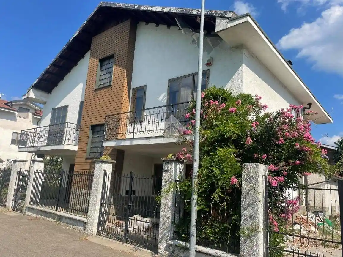 Villa in vendita a Nichelino