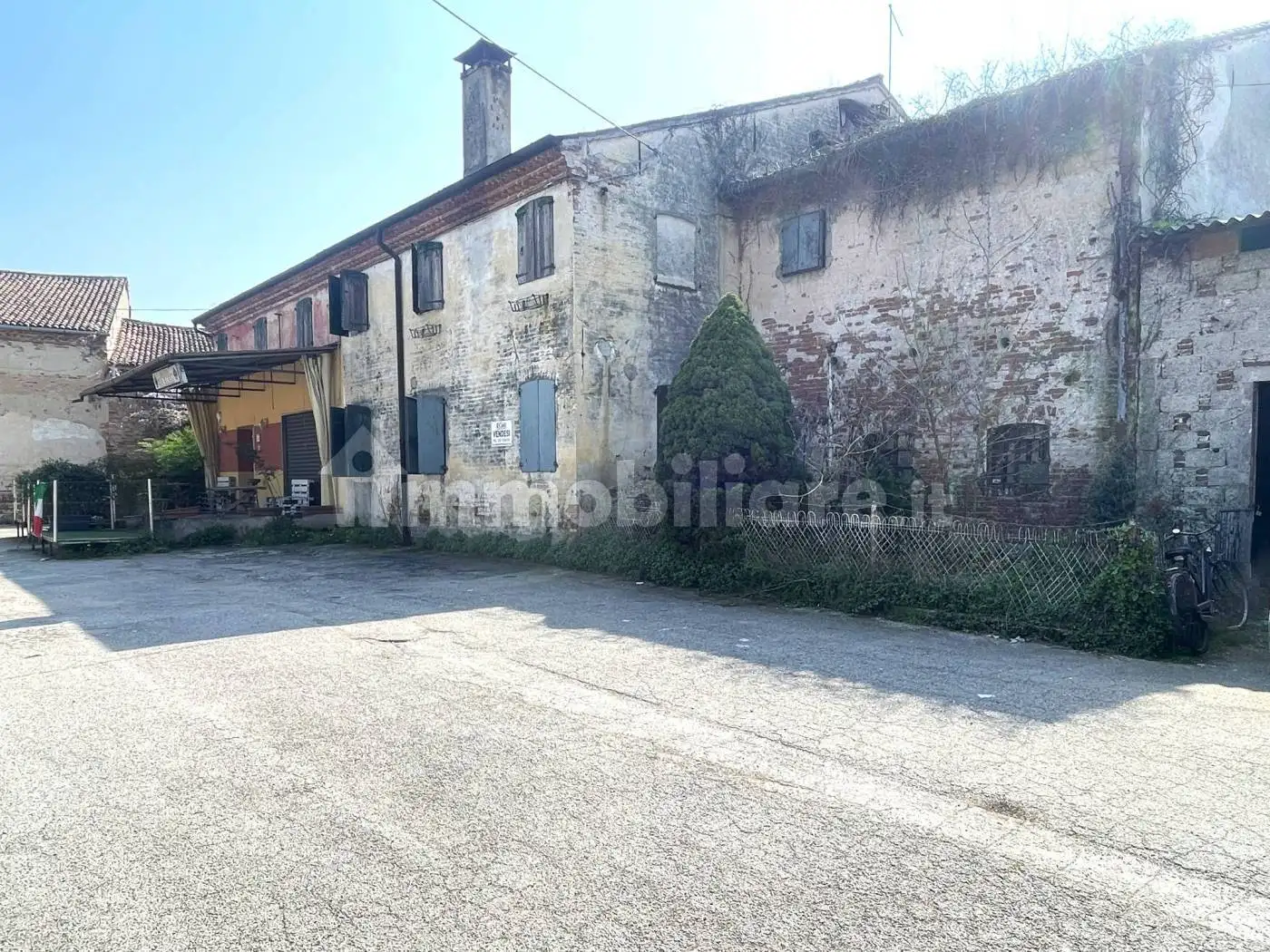 Palazzo - Edificio in vendita a Gazzo