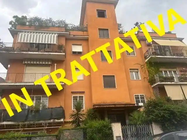 Appartamento in vendita a Roma